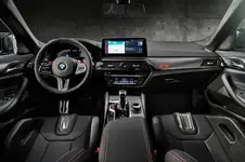 P90411364-the-new-bmw-m5-cs-studio-01-2021-600px.webp