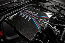 P90411376-the-new-bmw-m5-cs-studio-01-2021-600px.webp