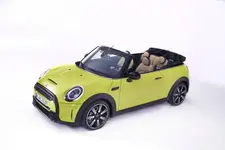 P90411873-mini-cooper-s-convertible-01-2021-600px.webp