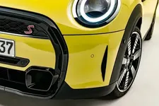 P90411691-mini-cooper-s-convertible-01-2021-600px.webp