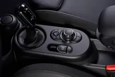 P90411823-mini-cooper-s-5-door-01-2021-600px.webp