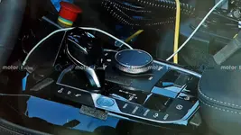 2022-bmw-x4-console-shifter-spy-photo.webp