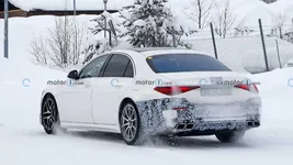 2022-mercedes-amg-s63e-spy-photo (1).webp
