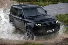 2022-land-rover-defender-90-v8-107-1614162868.webp