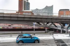 e-mini-cooper-se-electric-collection-01-2021-600px.webp