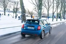 e-mini-cooper-se-electric-collection-01-2021-600px.webp