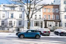 e-mini-cooper-se-electric-collection-01-2021-600px.webp