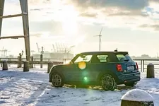 e-mini-cooper-se-electric-collection-01-2021-600px.webp