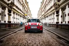 P90413716-the-mini-cooper-3-door-02-2021-600px.webp
