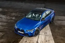 -sedan-frozen-portimao-blue-metallic-03-2021-599px.webp