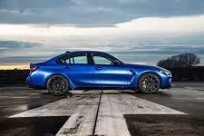 -sedan-frozen-portimao-blue-metallic-03-2021-600px.webp