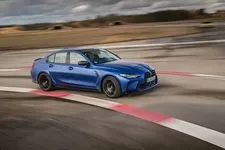 -sedan-frozen-portimao-blue-metallic-03-2021-600px.webp
