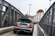 P90413334-the-mini-cooper-s-5-door-02-2021-600px.webp