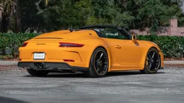 00003Porsche-911-Speedster.webp