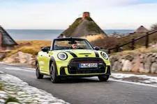e-mini-john-cooper-works-convertible-02-2021-600px.webp