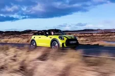e-mini-john-cooper-works-convertible-02-2021-600px.webp