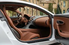bugatti-chiron-sport-chiron-pur-sport-drive-event-paris-23.webp