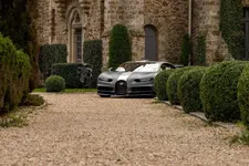 bugatti-chiron-sport-chiron-pur-sport-drive-event-paris-12.webp