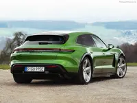 Porsche-Taycan_Turbo_S_Cross_Turismo-2022-800-11.webp