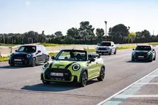 19-the-mini-john-cooper-works-family-04-2021-600px.webp