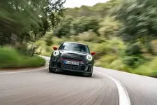 51-the-mini-john-cooper-works-3-door-04-2021-600px.webp