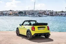 e-mini-john-cooper-works-convertible-04-2021-600px.webp
