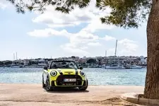 e-mini-john-cooper-works-convertible-04-2021-600px.webp