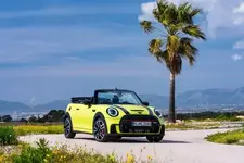 e-mini-john-cooper-works-convertible-04-2021-600px.webp