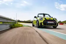 e-mini-john-cooper-works-convertible-04-2021-600px.webp