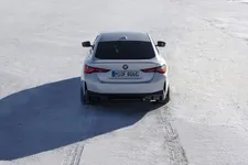 2021-BMW-i4-Gran-Coupe-Elektro-G26-Schnee-Winter-07.webp