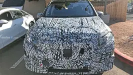 mercedes-benz-eqs-suv-front-view-spy-photo.webp