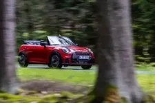 e-mini-john-cooper-works-convertible-05-2021-600px.webp