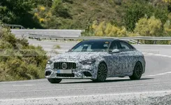 mercedes-amg-c-63-prototipo-camuflaje-fotos-espia-202179046-1624382571_5.webp
