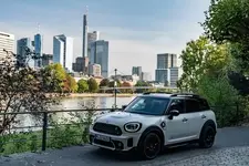 5-the-mini-cooper-se-countryman-all4-07-2021-600px.webp