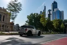 5-the-mini-cooper-se-countryman-all4-07-2021-600px.webp