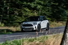 1-the-mini-cooper-se-countryman-all4-07-2021-600px.webp