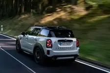3-the-mini-cooper-se-countryman-all4-07-2021-600px.webp