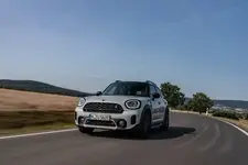2-the-mini-cooper-se-countryman-all4-07-2021-600px.webp