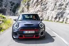 -driving-a-mini-john-cooper-works-gp-11-2021-600px.webp