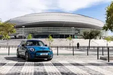 P90441647-mini-cooper-se-in-lisbon-11-2021-600px.webp