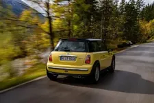 442267-mini-cooper-generation-2-mk-i-10-2021-600px.webp