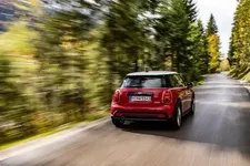 P90442322-mini-cooper-10-2021-600px.webp