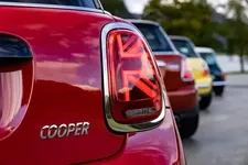 P90442344-mini-cooper-10-2021-600px.webp