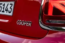 P90442346-mini-cooper-10-2021-600px.webp