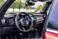 P90442347-mini-cooper-10-2021-600px.webp