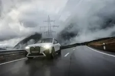 90448000-the-bmw-ix-in-the-mountains-12-2021-600px.webp