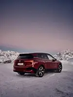 ix-and-bmw-i4-on-ice-soelden-austria-12-2021-600px.webp