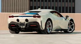 Ferrari-SF90-Stradale-3.webp