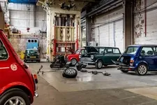charged-classic-mini-electrification-01-2022-600px.webp