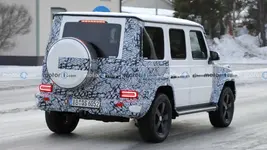 mercedes-benz-g-class-facelift-spy-photo-rear-three-quarters.webp